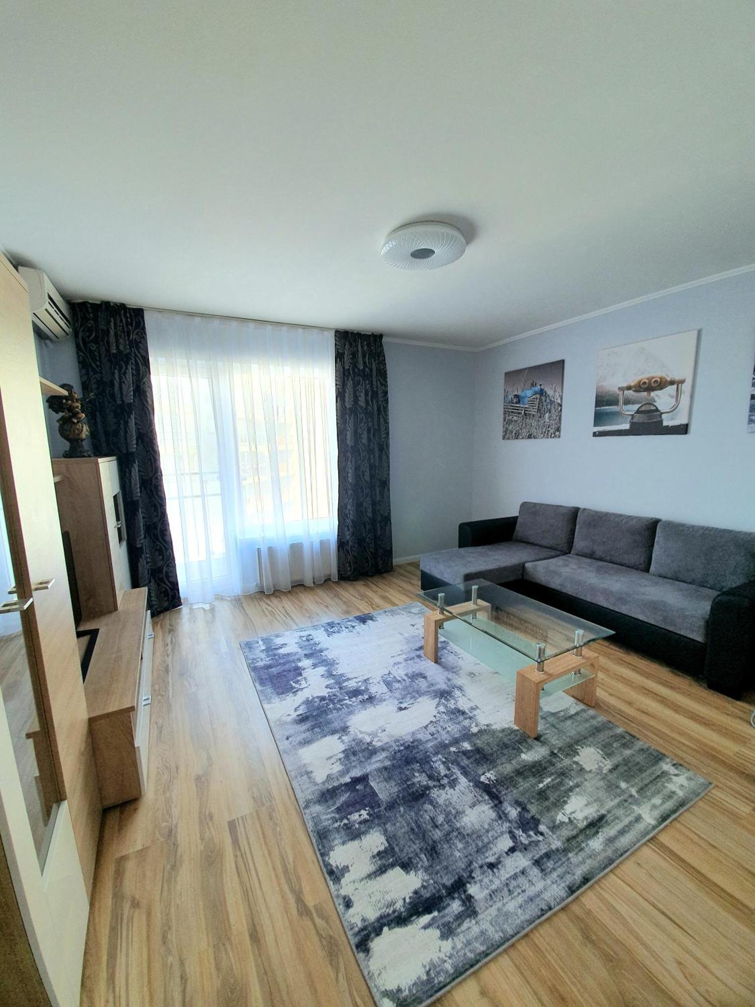 Urban Retreat Luxury Hideaway Apartment Oradea Ngoại thất bức ảnh